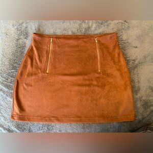 NWOT faux suede skirt